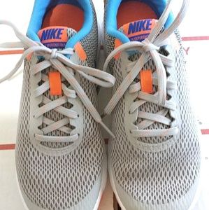 Brand New Size 7 Nike Free Run